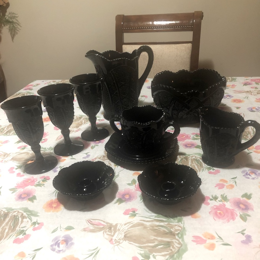 COPY - Vintage- 10 pc.- Tiara Indiana Paneled Daisy Monarch